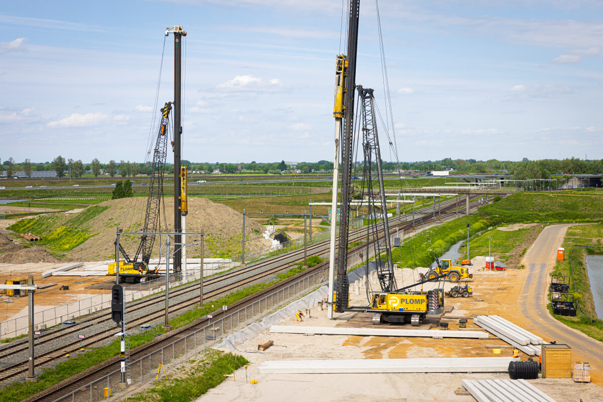 Heiwerkzaamheden bij het project PHS Zuidwestboog Meteren