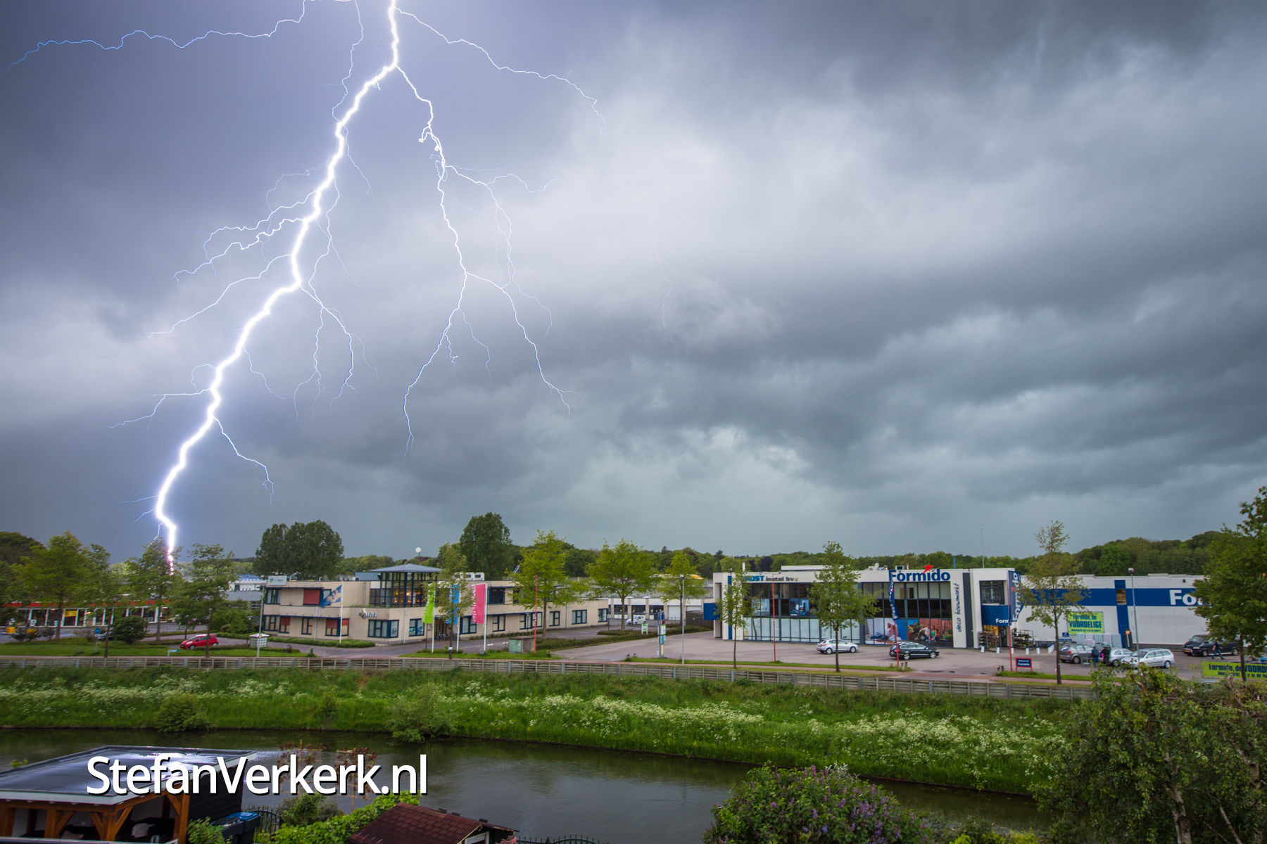 Blikseminslag bij IJsselvliedt Wezep Nieuws Stefan Verkerk Fotografie & Webdesign