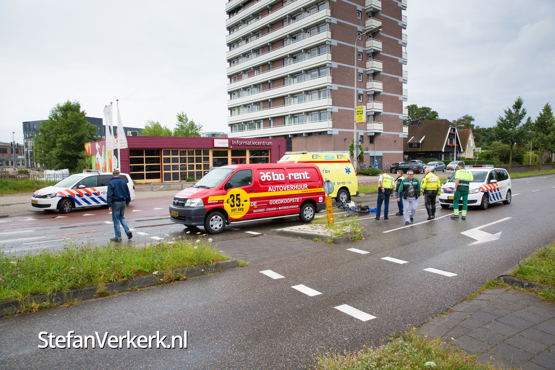 Fietsster gewond bij aanrijding Nieuwe Veerallee Zwolle Nieuws