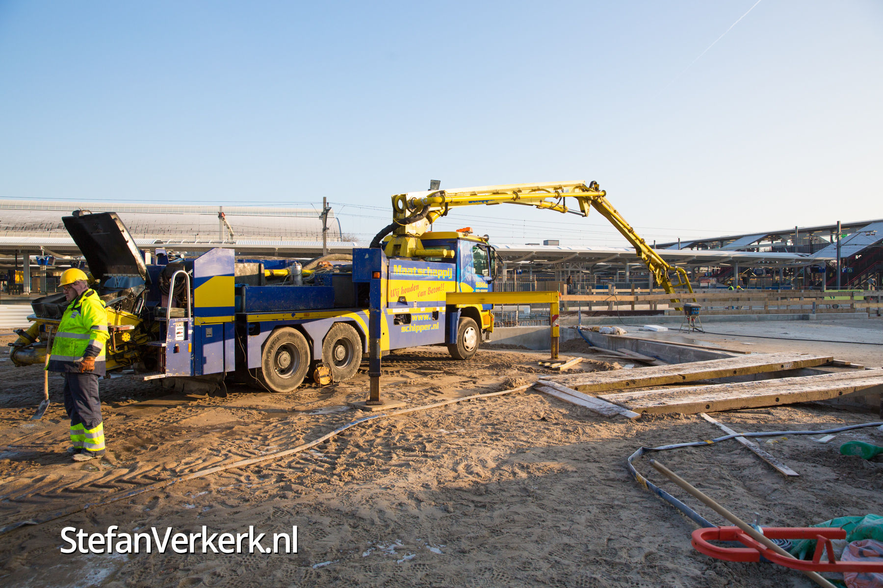 Betonstorten in tunnel station Zwolle Foto's Stefan Verkerk