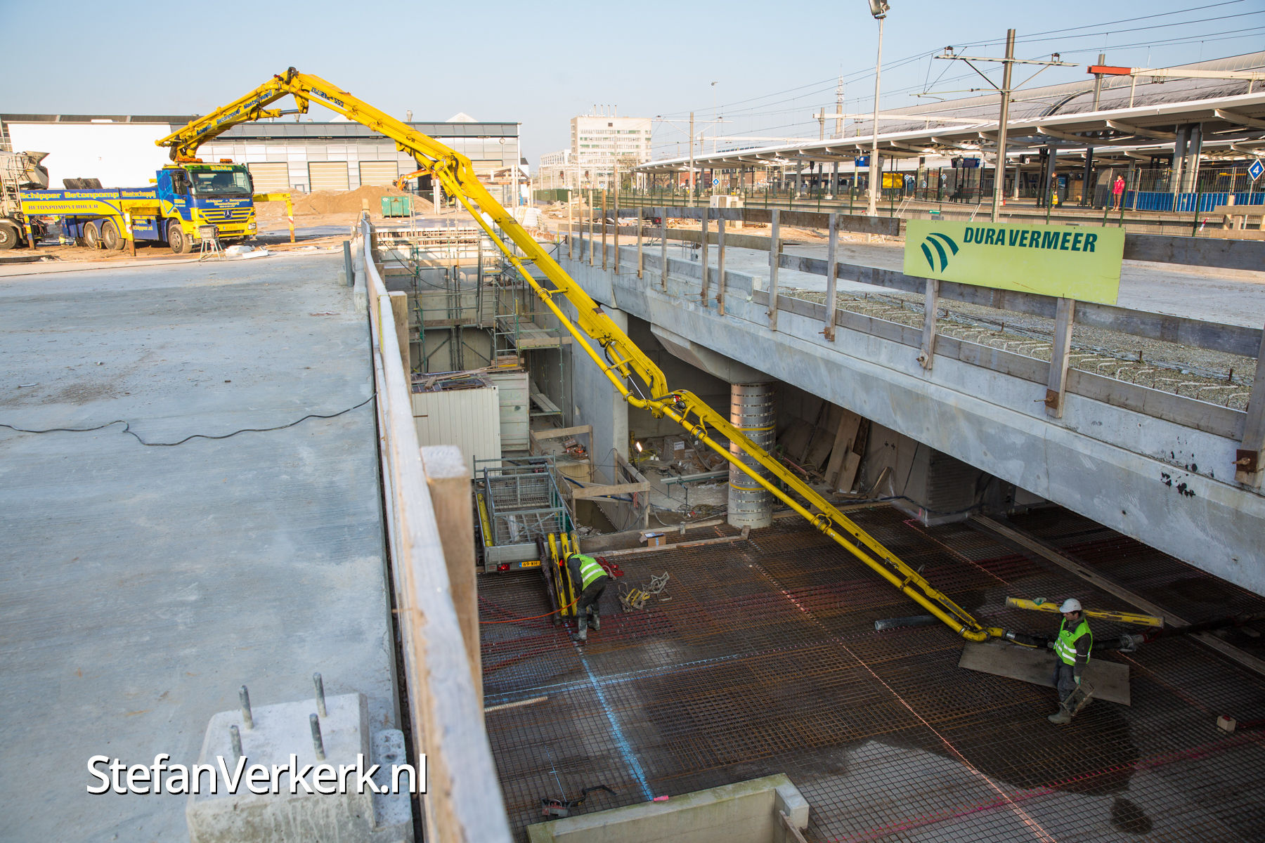 Betonstorten in tunnel station Zwolle Foto's Stefan Verkerk