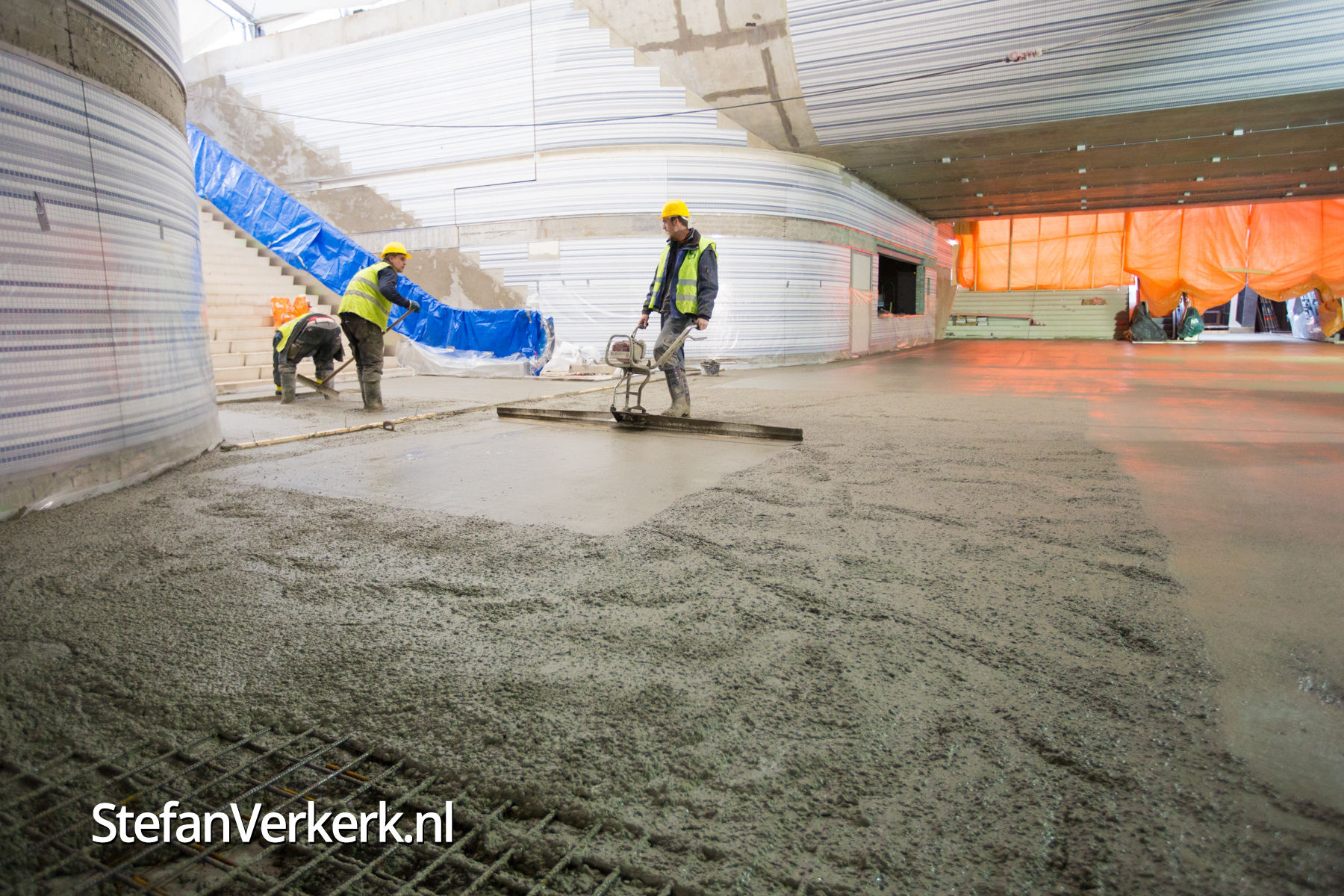 Betonstorten in tunnel station Zwolle Foto's Stefan Verkerk