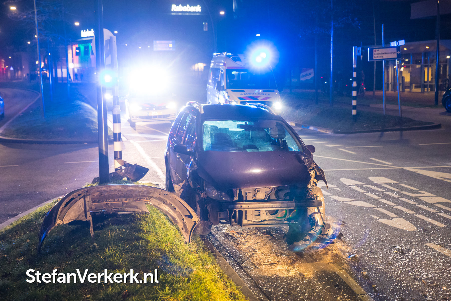 Ongeval autolijnbus busbaan Harm Smeengekade Zwolle Foto's Stefan