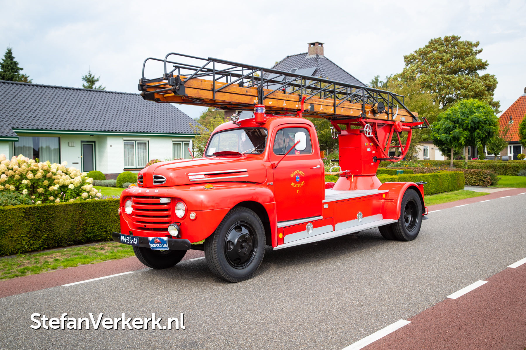 Oldtimer rondrit brandweer Oldebroek 150 jaar - Foto's - Stefan Verkerk