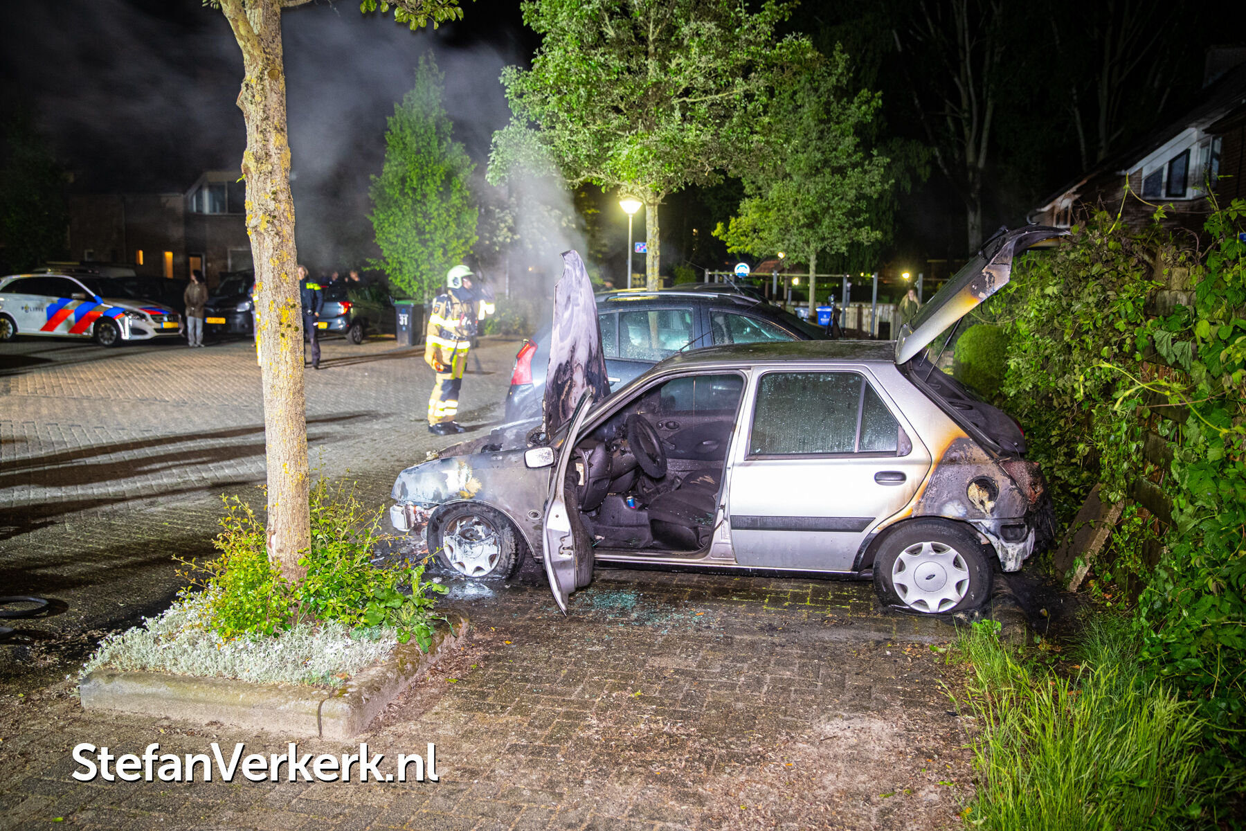 Twee auto's kort na elkaar in brand in Zwolle in een nacht Nieuws