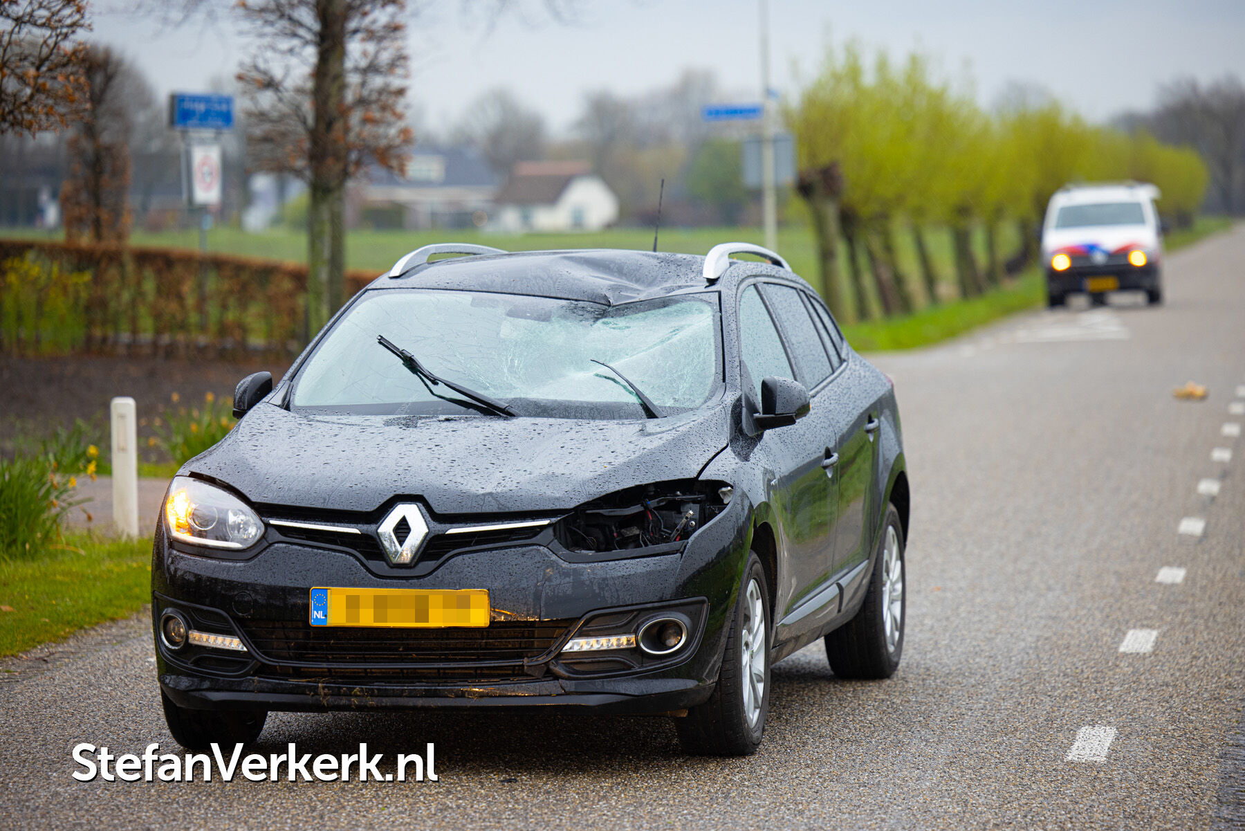 Nieuws (29-04): Fietser zwaargewond bij aanrijding met automobilist Huisdijk Hoge Enk Doornspijk.